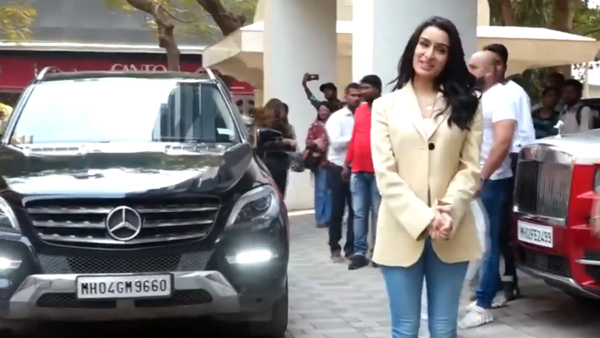 actress shraddha kapoor car collections