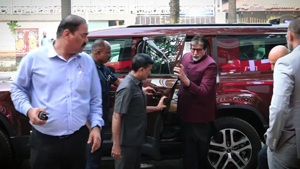 Actor Amitabh Bachchan Spotted In Land Rover Defender SUV Actor Amitabh Bachchan Spotted In Land Rover Defender SUV