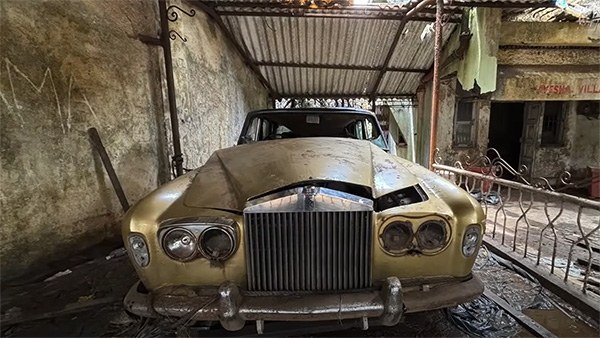 Haunted Rolls Royce Silver Shadow Series 2