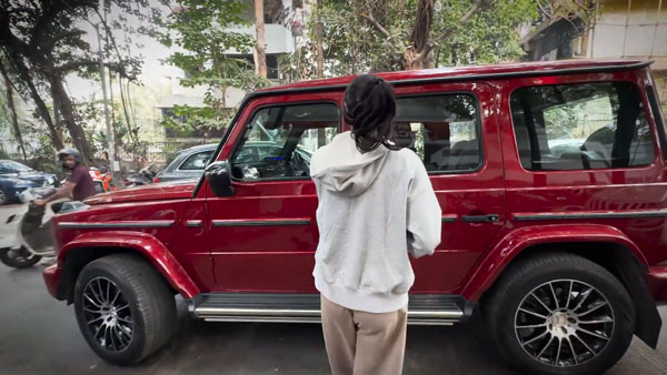 Khushi Kapoor Spotted In Mercedes Benz G-Class