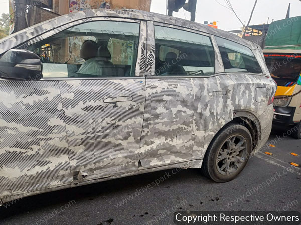 mahindra xev 7e spotted testing
