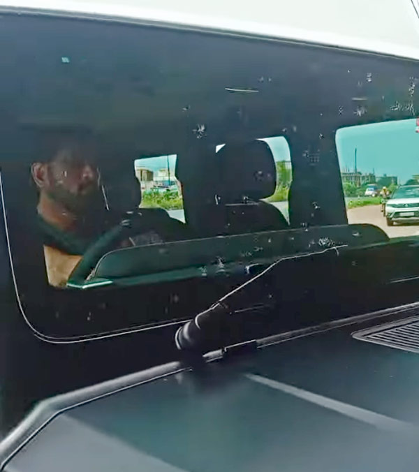 Ms dhoni driving pic