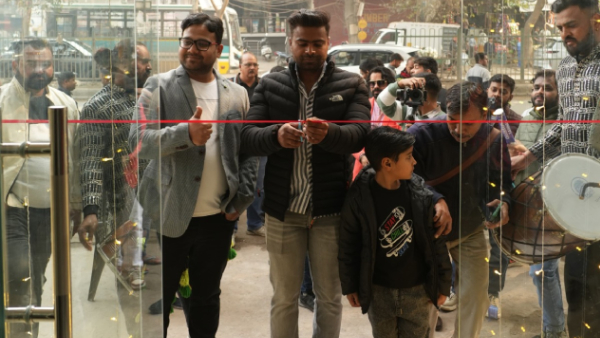 ola electric opens new stores