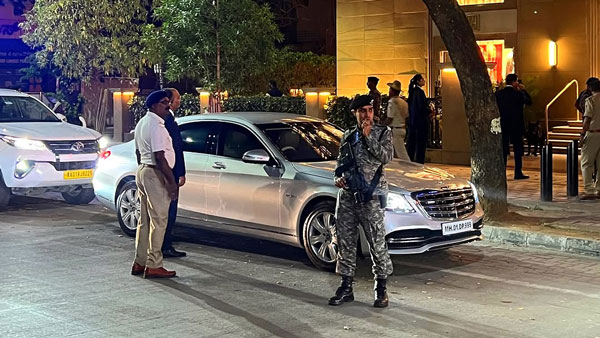 Bulletproof mercedes benz s600 guard worth rs 10 crore Bulletproof mercedes benz s600 guard worth rs 10 crore