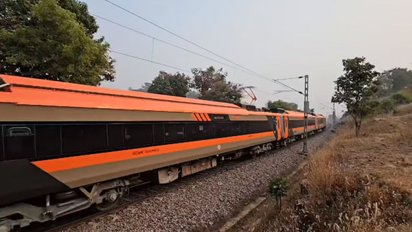 vande bharat sleeper train trail