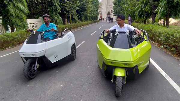 Yali mobility vehicle for wheelchair users