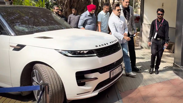 Aparshakti Khurana Buys Range Rover Sport Aparshakti Khurana Buys Range Rover Sport
