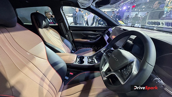 byd showcased sealion 6 plug-in-hybrid