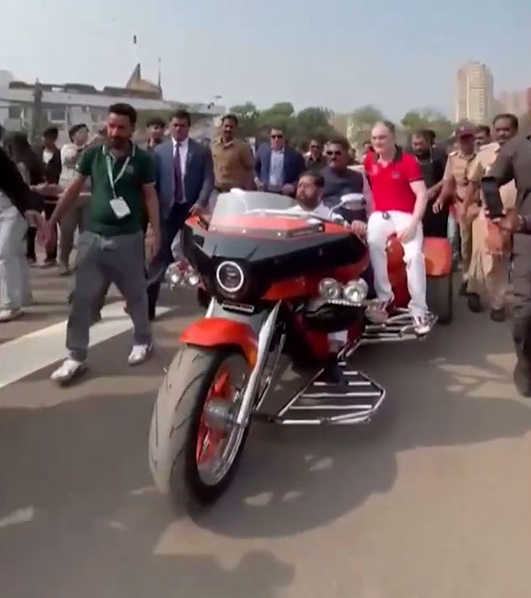 ex-cm eknath shinde rides trike