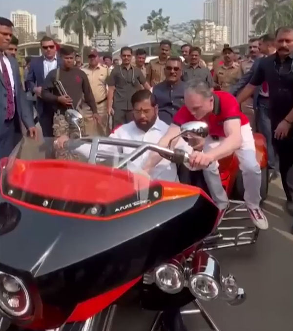 ex-cm eknath shinde rides trike