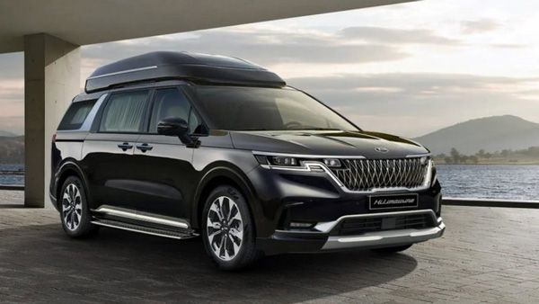 Kia Carnival Hi Limousine