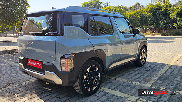 Kia syros suv rear view