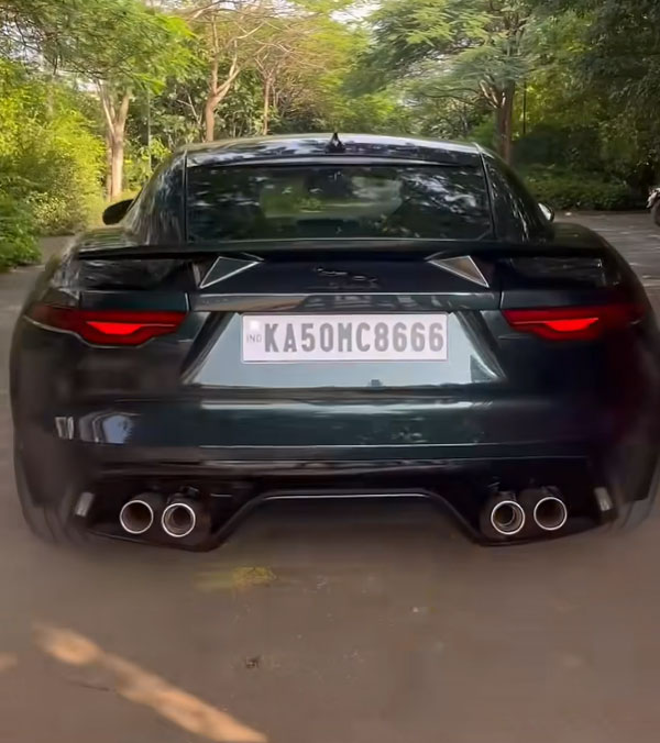 dhoni spotted with his jaguar