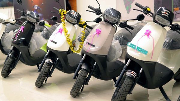 ev sales market share