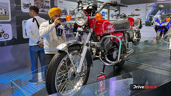 Yamaha rd 350 showcase