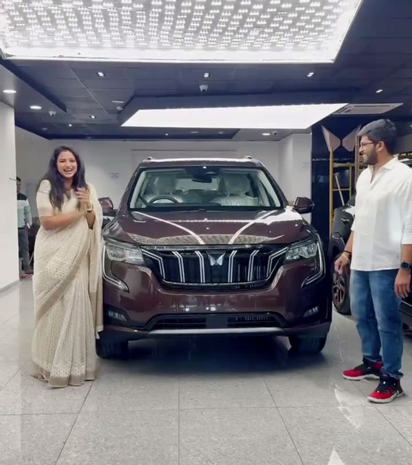 rashmi prabhakar buys mahindra xuv700 rashmi prabhakar buys mahindra xuv700