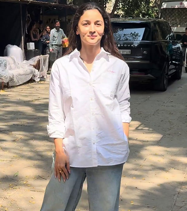 Alia Bhatt in Range Rover