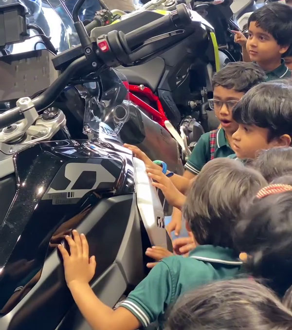 valentine s day special at showroom