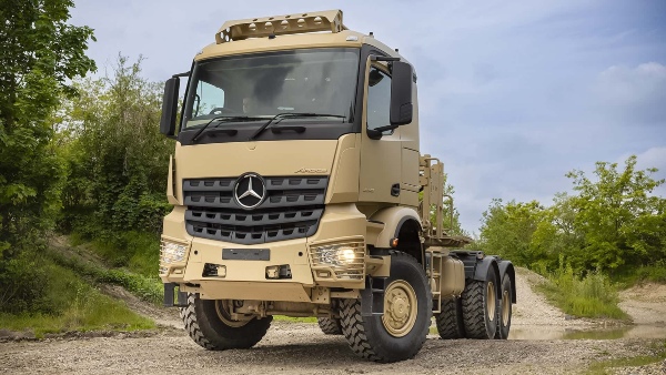 Mercedes arocs 4042 as 6x6 for military use