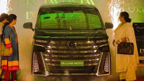 sona mohanan kallate buys vellfire