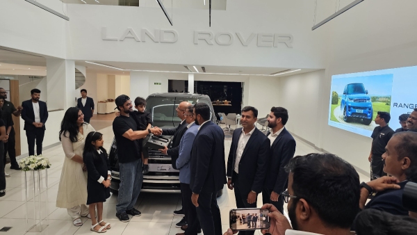 Identity actor tovino thomas buys range rover autobiography suv