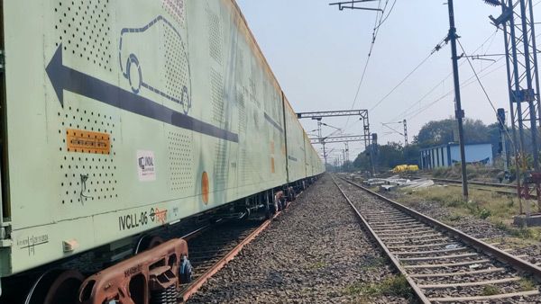 Goods Train with SUV Wrong Track