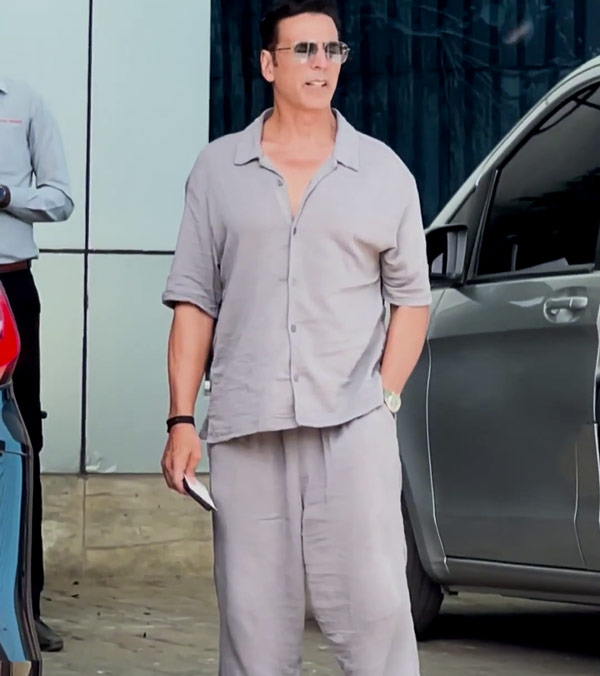 Akshay Kumar Lexus LM350h