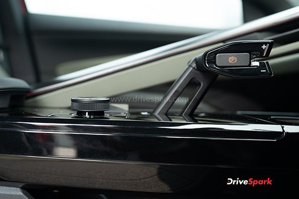 Mahindra 3XO EV XEV 7e -