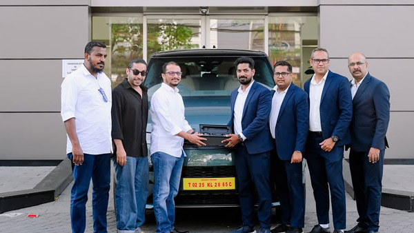 Muneer ansari parayil buys land rover range rover sport