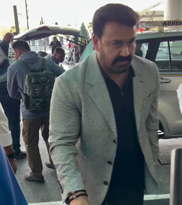 Mohanlal in Innova Crysta Mohanlal in Innova Crysta