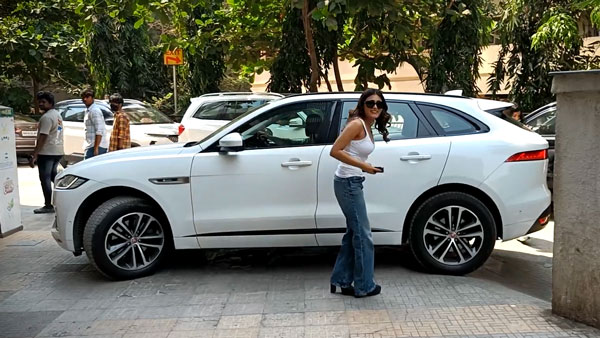 shalini pandey spotted in jaguar