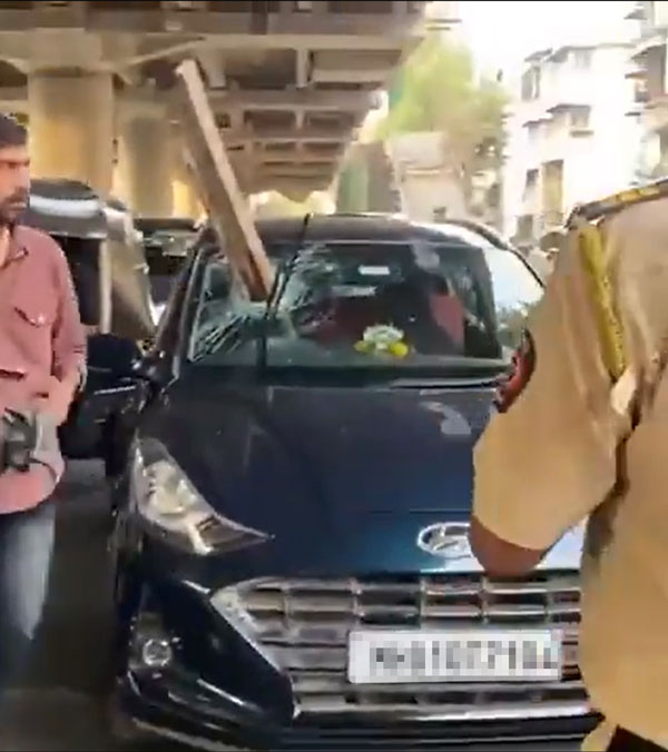 A pic of damaged hyundai car