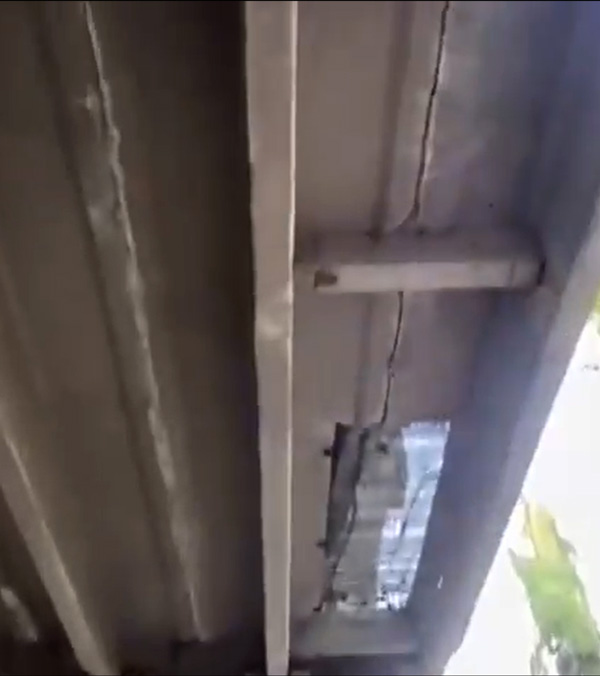 A pic of damage part of bridge