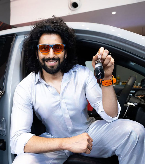 dinesh thakkar buys mercedes-amg gle53