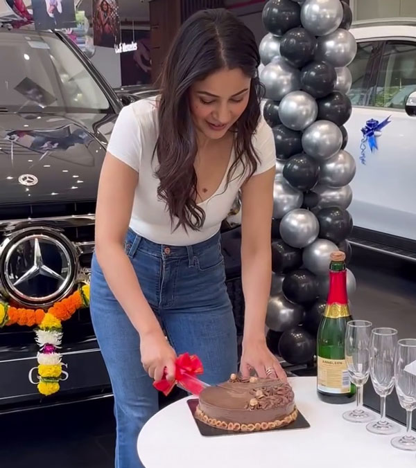 Shehnaaz Gill Buys Mercedes Benz GLS