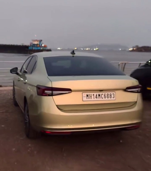 skoda superb spotted