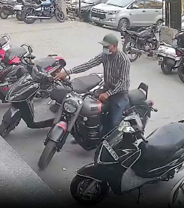 Vehicle Theft Viral Video