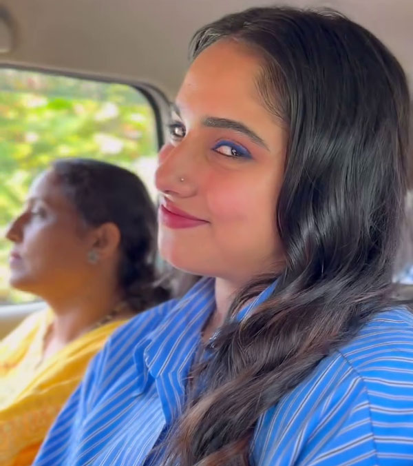 Tv host varsha ramesh