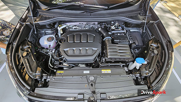 Volkswagen tiguan r line engine