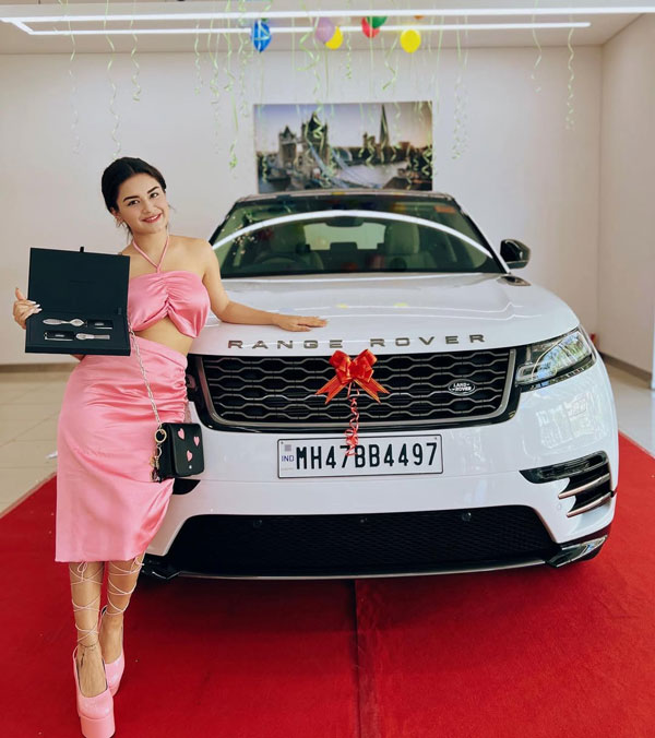 actress avneet kaur s car collections