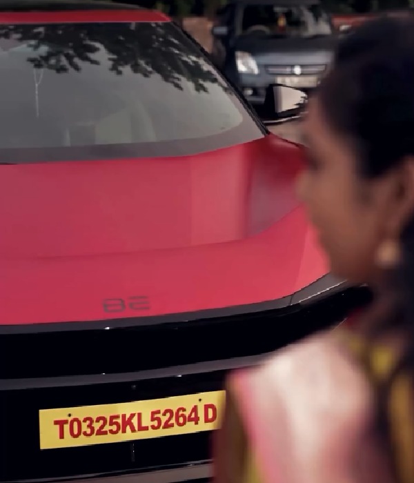 rebecca santhosh turned her car