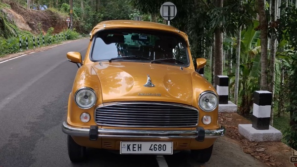 1987 hindustan ambassador restored