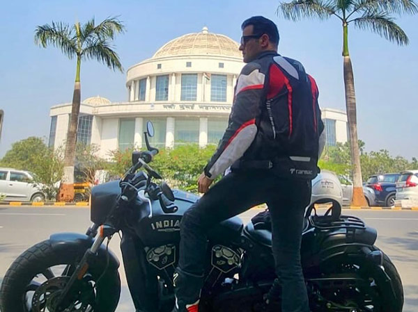 rohit roy selling his bike