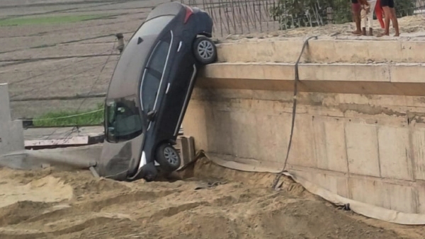 google Map Car falls