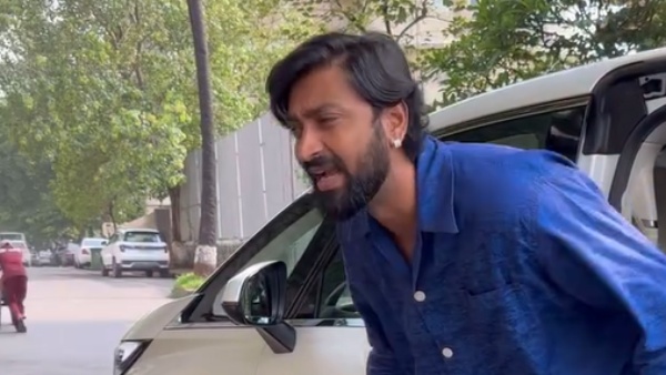 Krunal Pandya Spotted In Lexus LM 350h