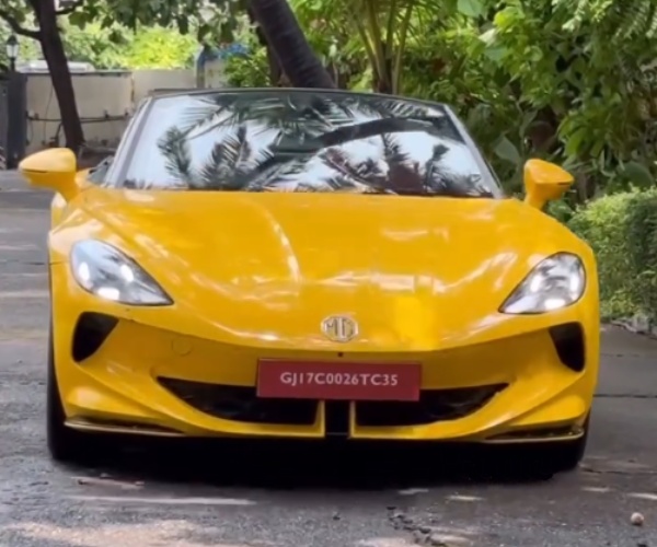 actor ishaan khatter in cyberster