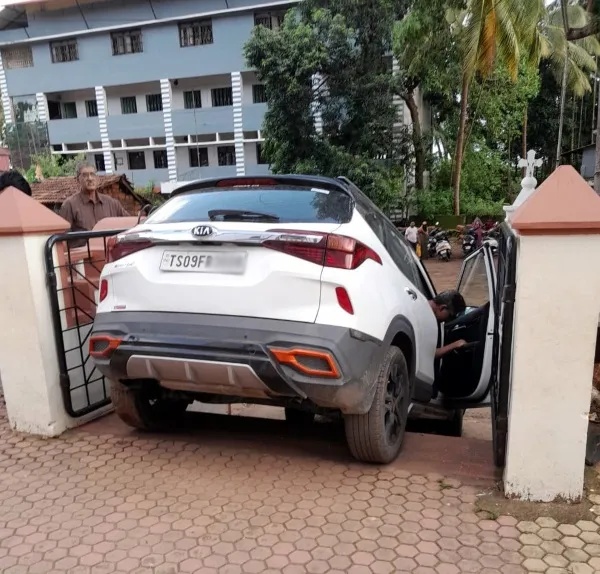 telangana kia seltos car driver telangana kia seltos car driver