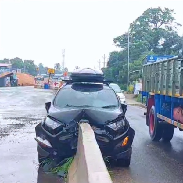 kerala ford ecosport car accident