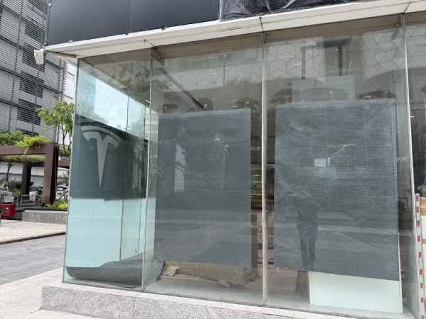 tesla s first indian dealership showroom