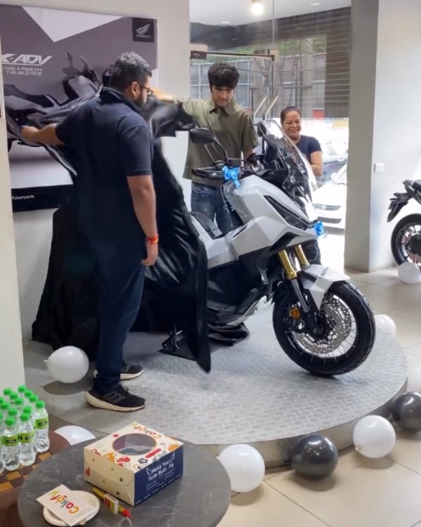 honda x-adv scooter delivery